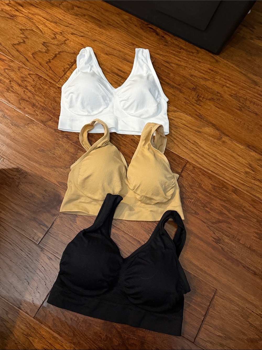 Seamless Wireless Sports Bra - White, Tan, Black